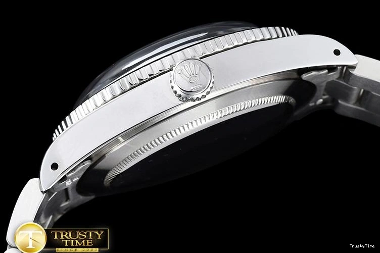 1225 Resilient ROLSUB0186 – Vintage Sub Ref 6205 White A- 1026